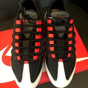 nike air max 95 cd7792-001. Men’s size 11